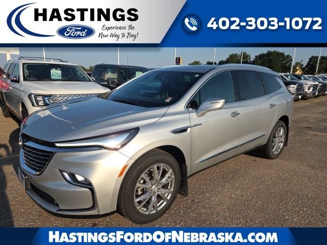 2022 Buick Enclave Essence 1SL in Silver — front three-quarter view